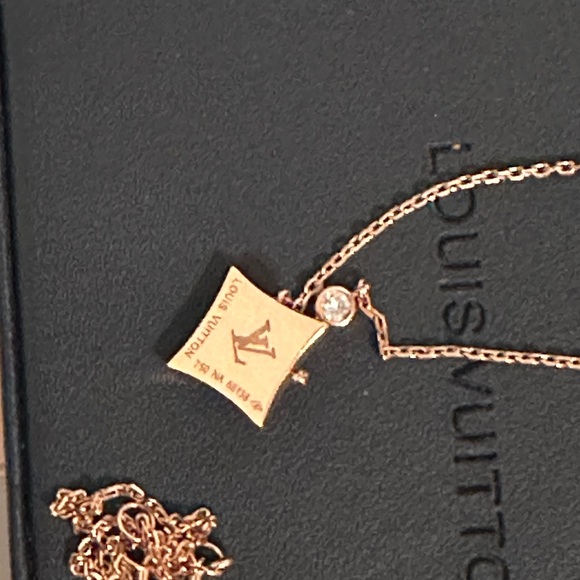 Louis Vuitton Blossom Star PendantPink gold Mother-of-Pearl 18K diamond Necklace - Picture 3 of 9